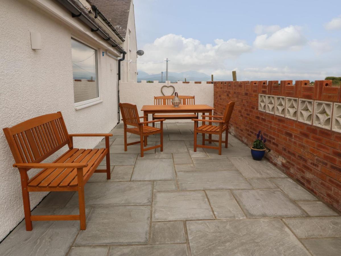Bryn Eglwys Bach Vila Llanfairpwllgwyngyll Exterior foto